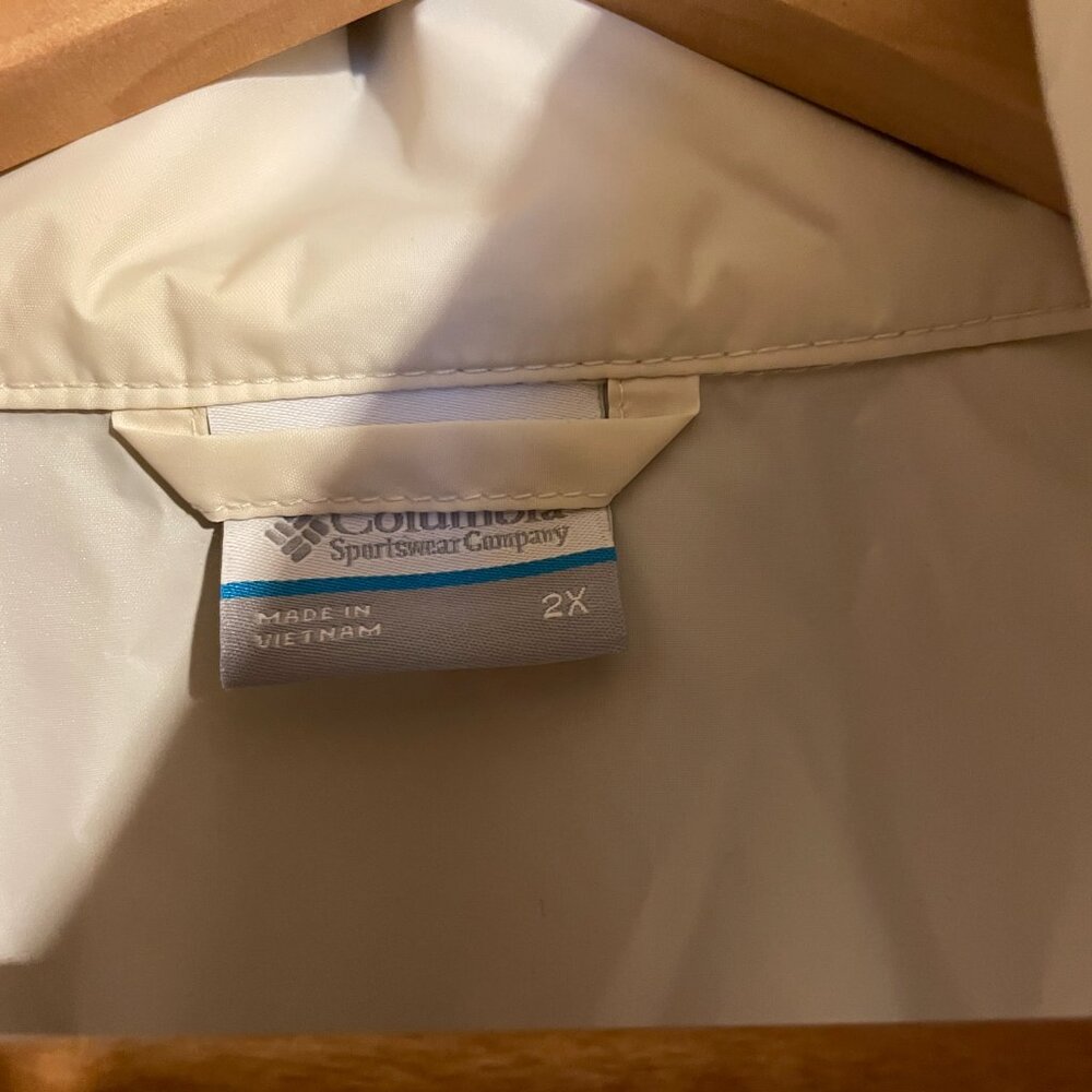 FIRM. COLUMBIA Women's Switchback Jacket. Packable HOODED Waterproof Raincoat - Picture 13 of 14